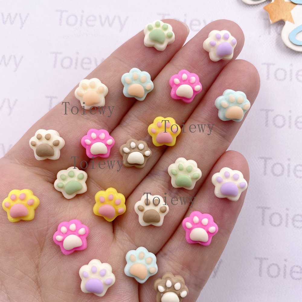 Craft Embellishments - 50個ミックスレジン カラフル漫画ミニ猫の肉球アートネイル フラットバックストーンフィギュア DIYスクラップブックデコレーション ジュエリークラフトアクセサリー
