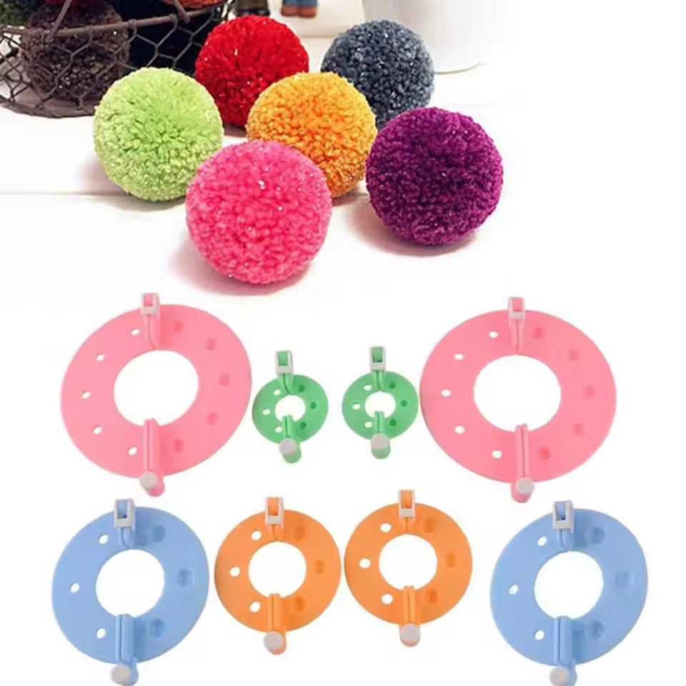 8個入り 4サイズ フラッフボール ウィーバー ポンポンメー - Pom Pom Maker Tool のレビューと価格