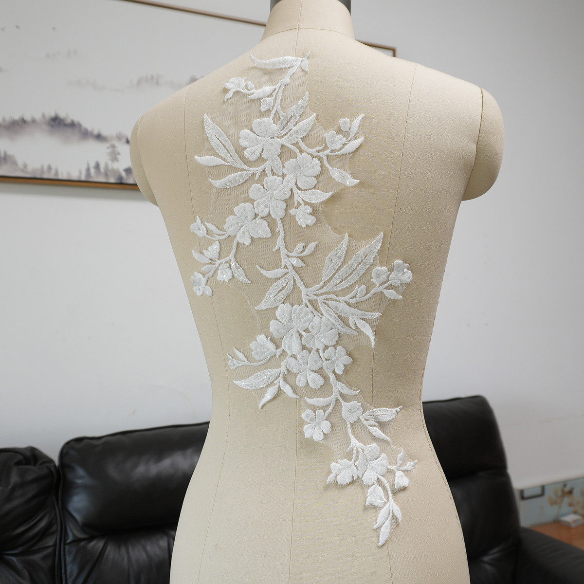 白い花柄の葉っぱのスパンコールアップリケパッチ生地、ウェディ - Craft Embellishments のレビューと価格